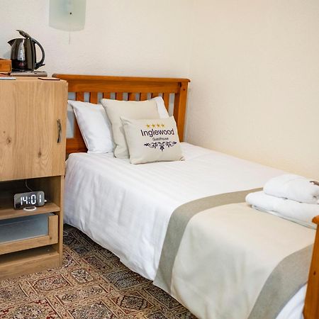 Inglewood - Opul Express Hotel Дъглас Екстериор снимка