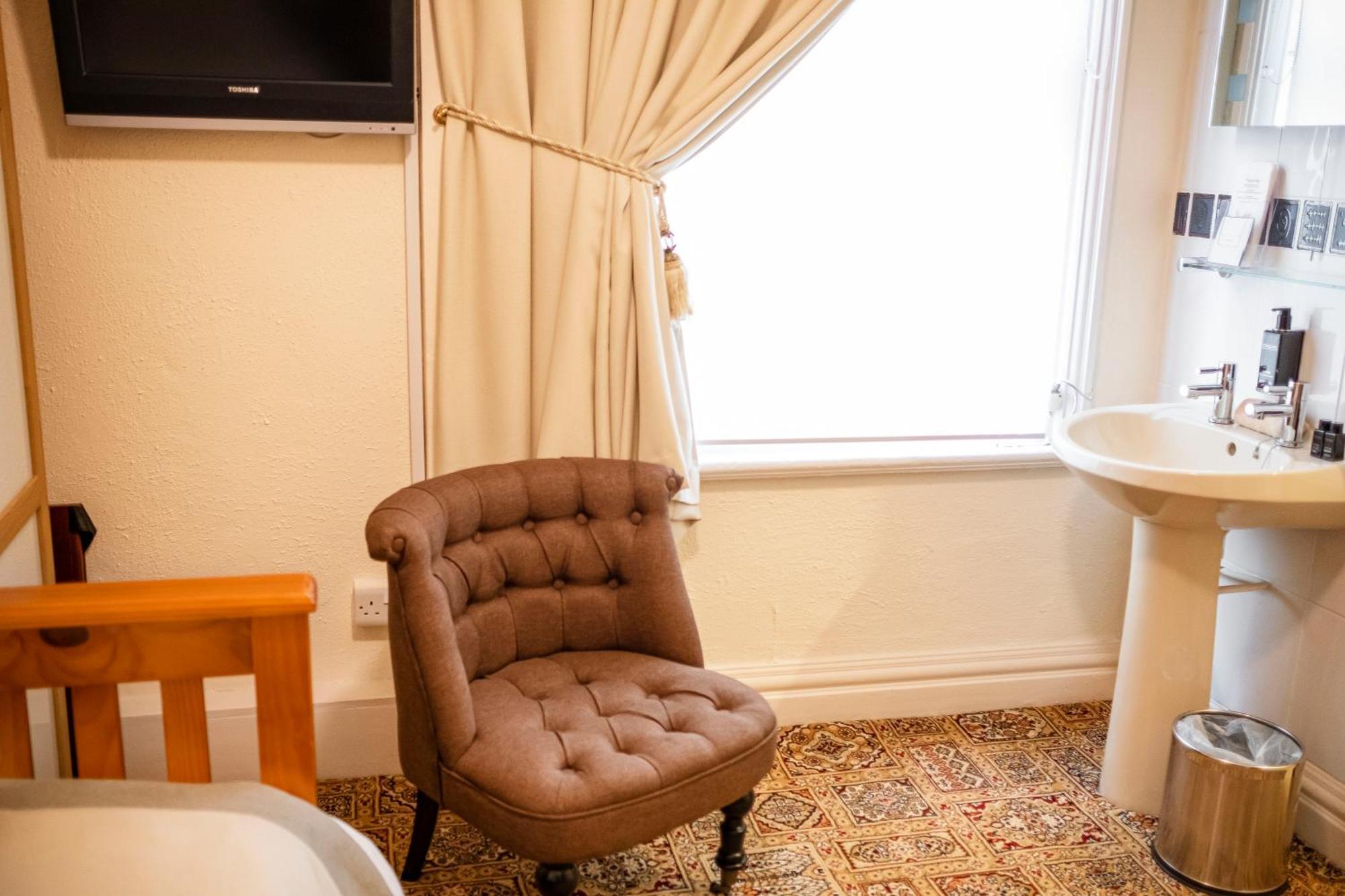 Inglewood - Opul Express Hotel Дъглас Екстериор снимка